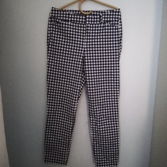 Old Navy Pants - Old Navy pixie high rise gingham pants